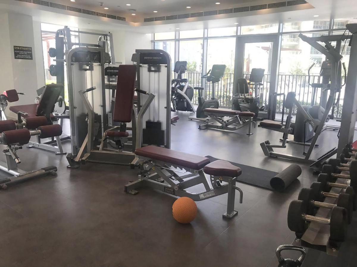 Elegant Apt With Balcony Minutes From Burj Khalifa Dubai Exterior photo