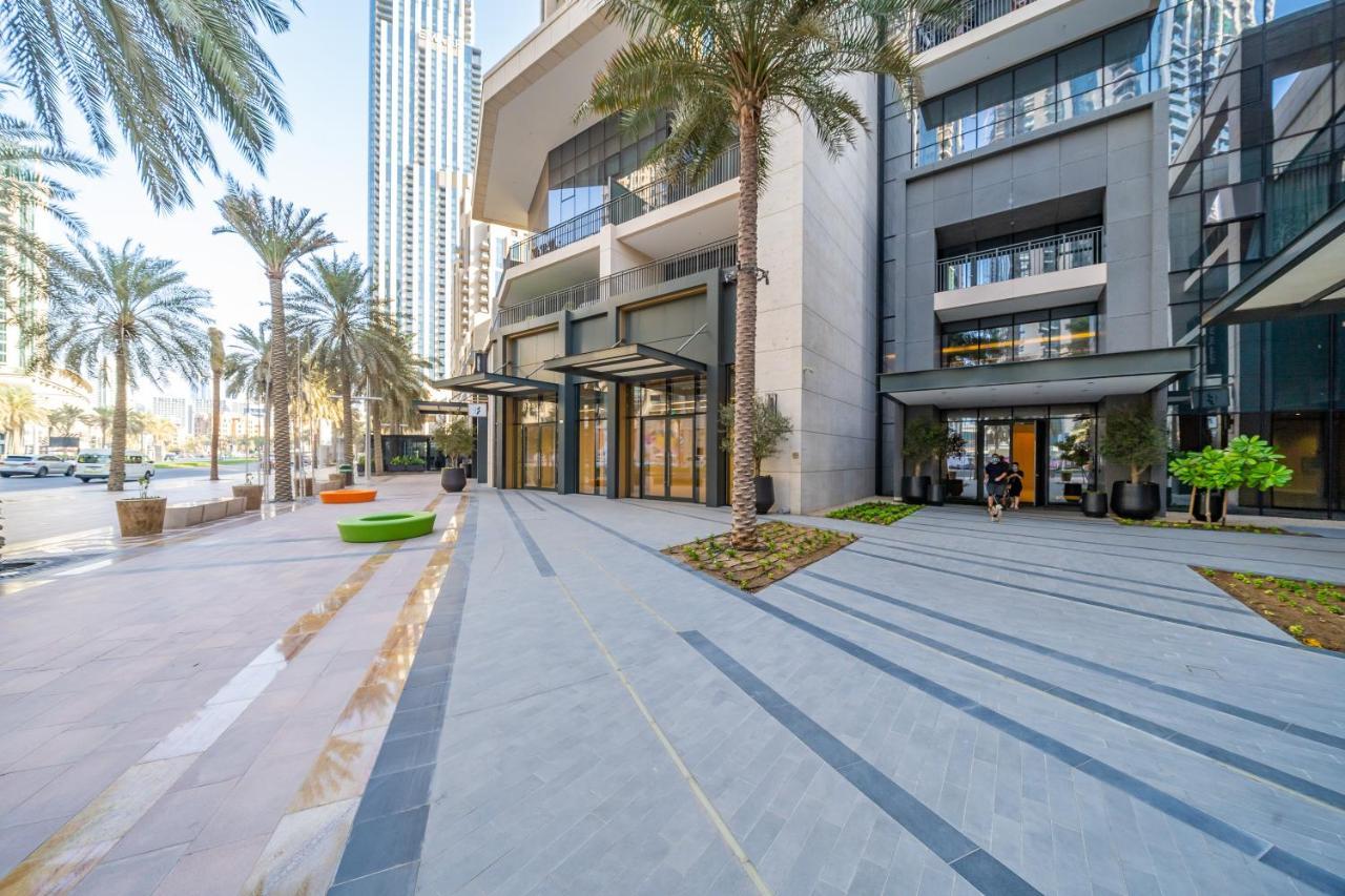 Elegant Apt With Balcony Minutes From Burj Khalifa Dubai Exterior photo